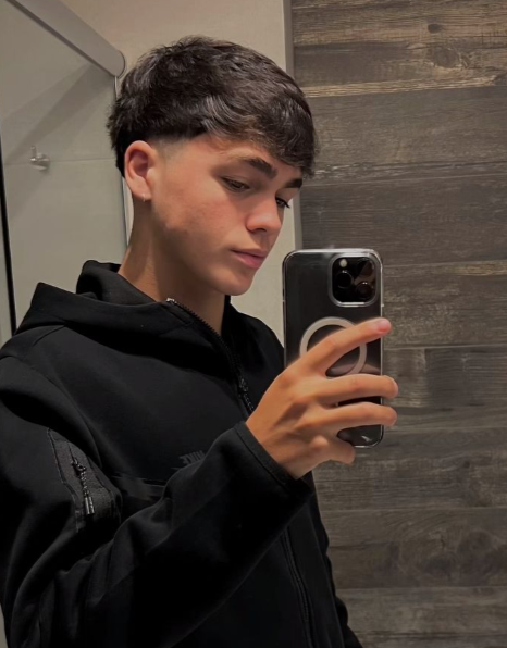 <em><strong>Carlos G.</strong></em>